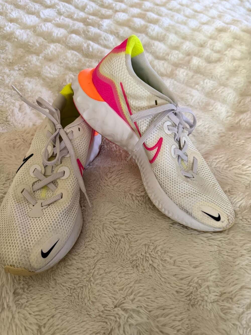 Nike Renew Run Running Shoes White Pink Blast